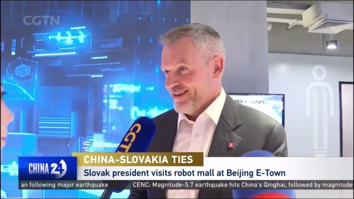 Peter Pellegrini: Návšteva technologického centra Robot Mall v Pekingu