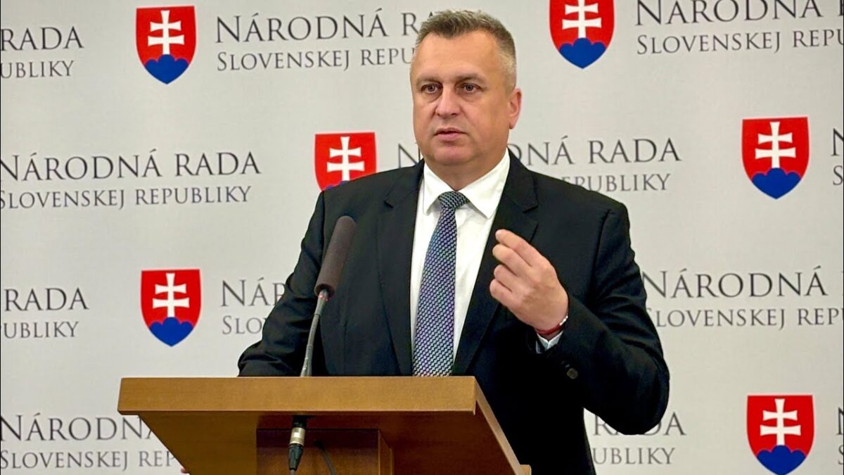 Andrej Danko: HANBA MÔŽE FACKOVAŤ VŠETKÝCH, KTORÍ NECHCÚ POMÔCŤ 90-ROČNÝM DÔCHODCOM.