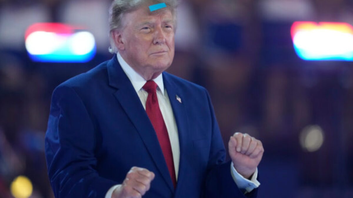 Trump žiada Najvyšší súd o zelenú pre obrovskú tanečnú sálu a bunker v Bielom dome