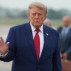 Trump oznámil clá až do výšky sto percent na dovoz dronov