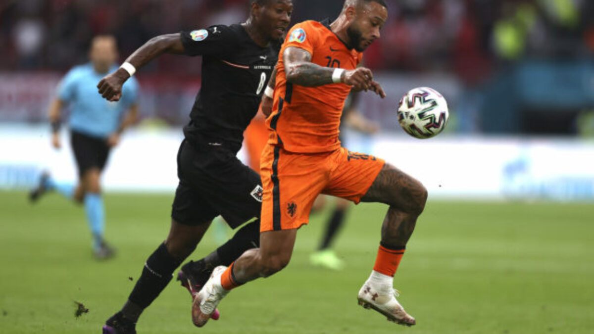 Holanďan Depay súhlasil so znížením platu, aby zostal v brazílskom tíme Corinthians