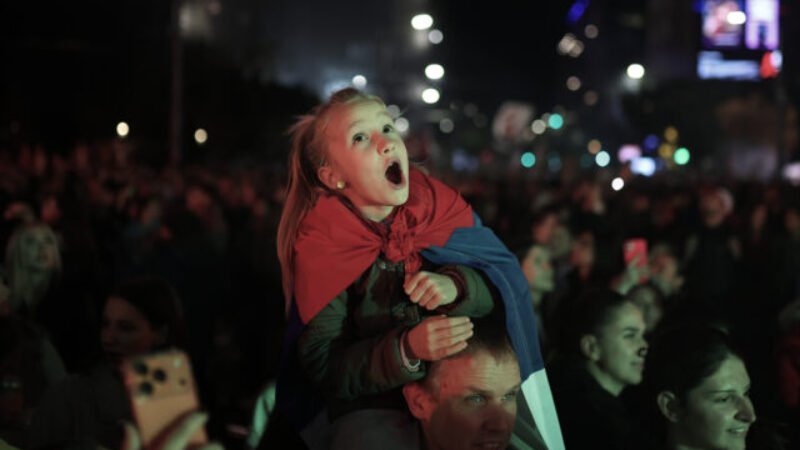 Po historickom víťazstve študentov vo voľbách odstúpila šéfka srbskej verejnoprávnej televízie