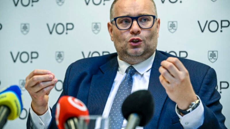 Dobrovodský v súvislosti s verejnou diskusiou o kŕmení voľne žijúcich a túlavých zvierat upozornil na základné právne princípy
