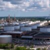 Štáty Európskej únie uvoľnia zo strategických rezerv 42,6 milióna barelov ropy