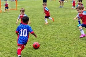 Organizátori ligy pre deti žiadali políciu, aby vyviedla len 3-ročného futbalist...